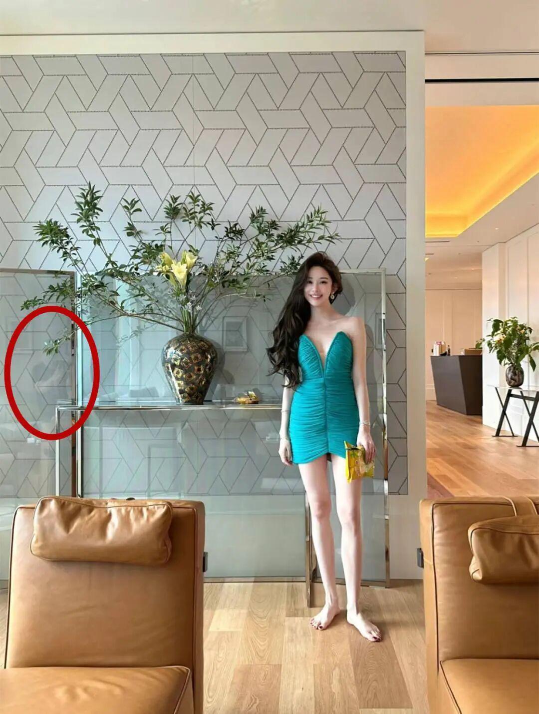 开云-她果然没离，毕竟400亿资产的男人也不多啊！